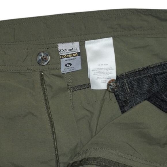 Columbia Titanium Cargo Hiking Shorts Men's XL Olive Green Nylon Utility Outdoor - Picture 2 of 4
